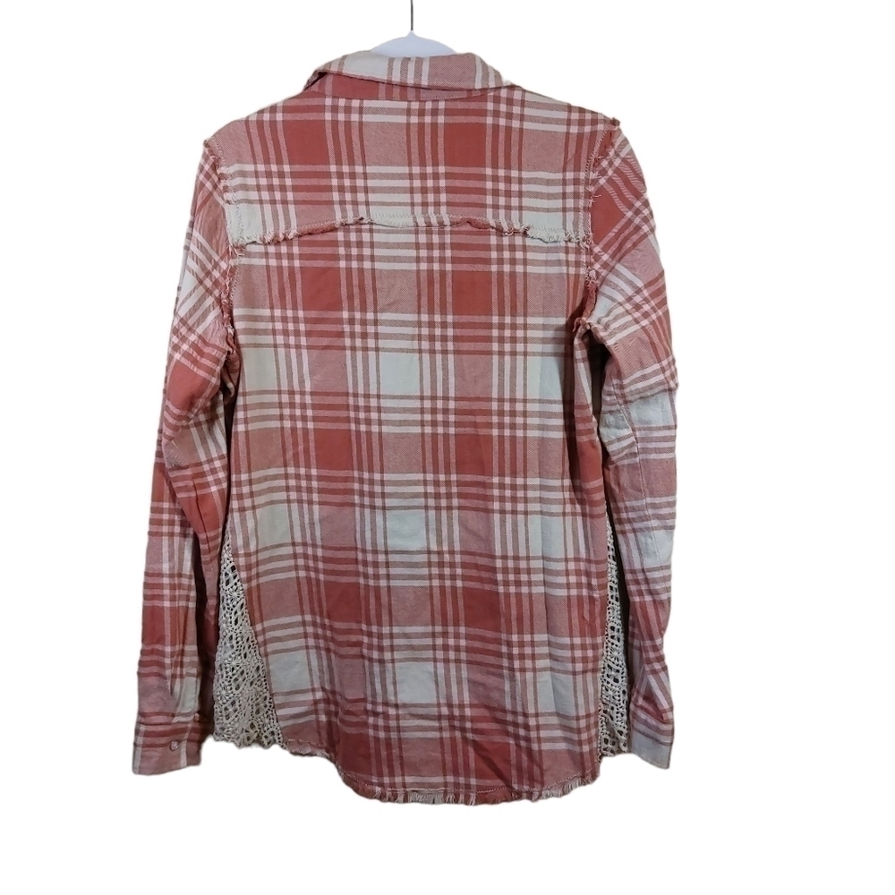 White CROW LADIES LONG SLEEVE BUTTON UP TOP- L 👚 - Picture 2 of 4